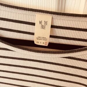 Free People knit top with flouncy sleeve, size L